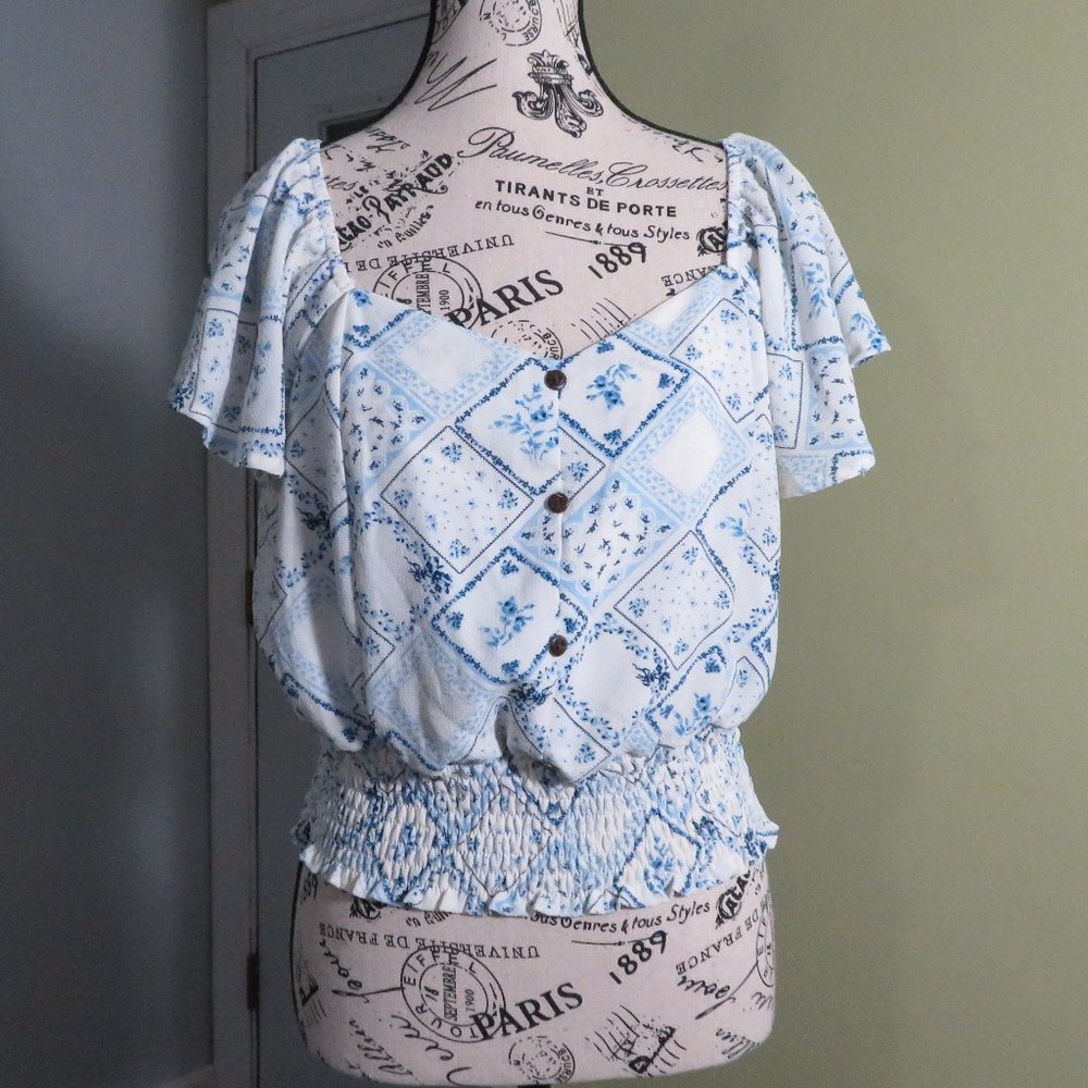 Women`s Short Sleeve Blouse Brand New size XL